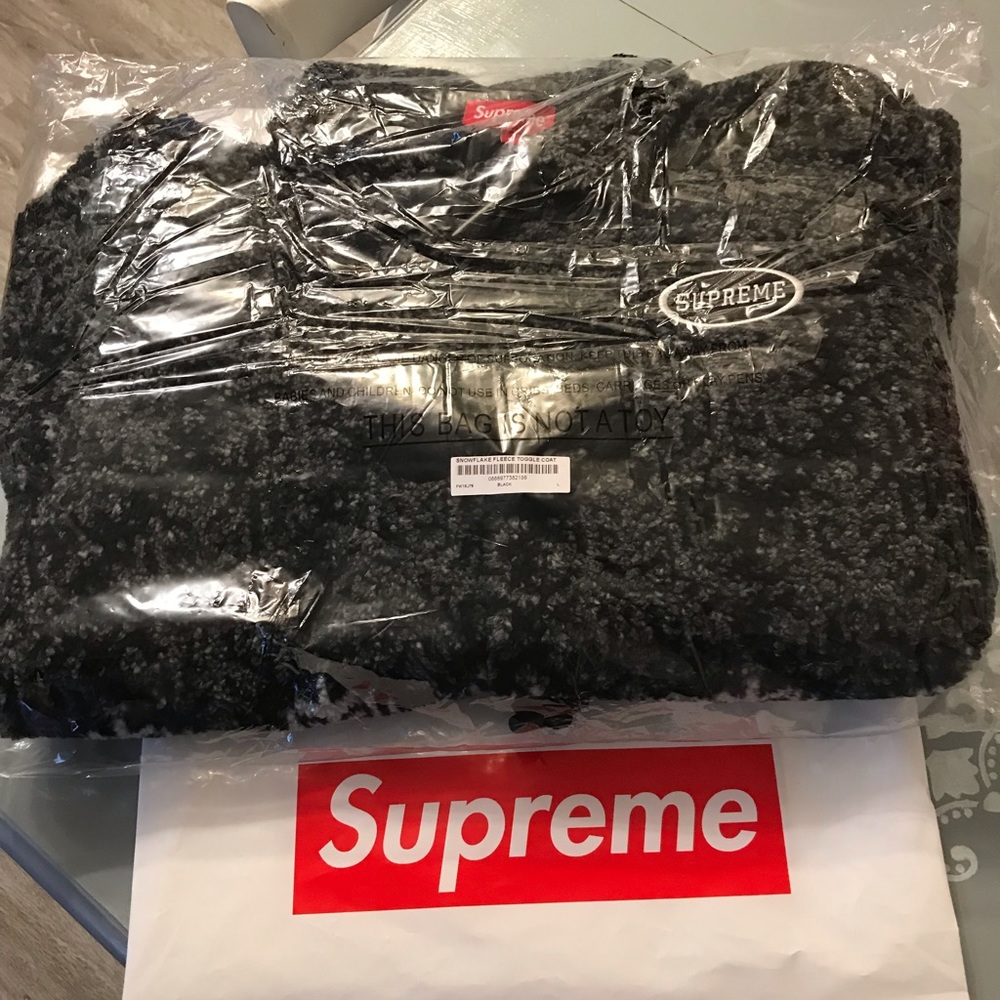 NWT authentic Supreme Snowflake toggle jacket L